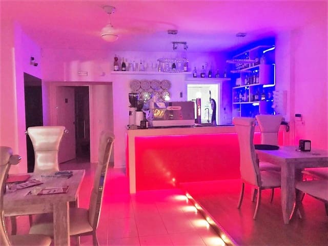 Restaurant/Bar for sale in Benalmádena - € 225,000 (Ref: 9428331)