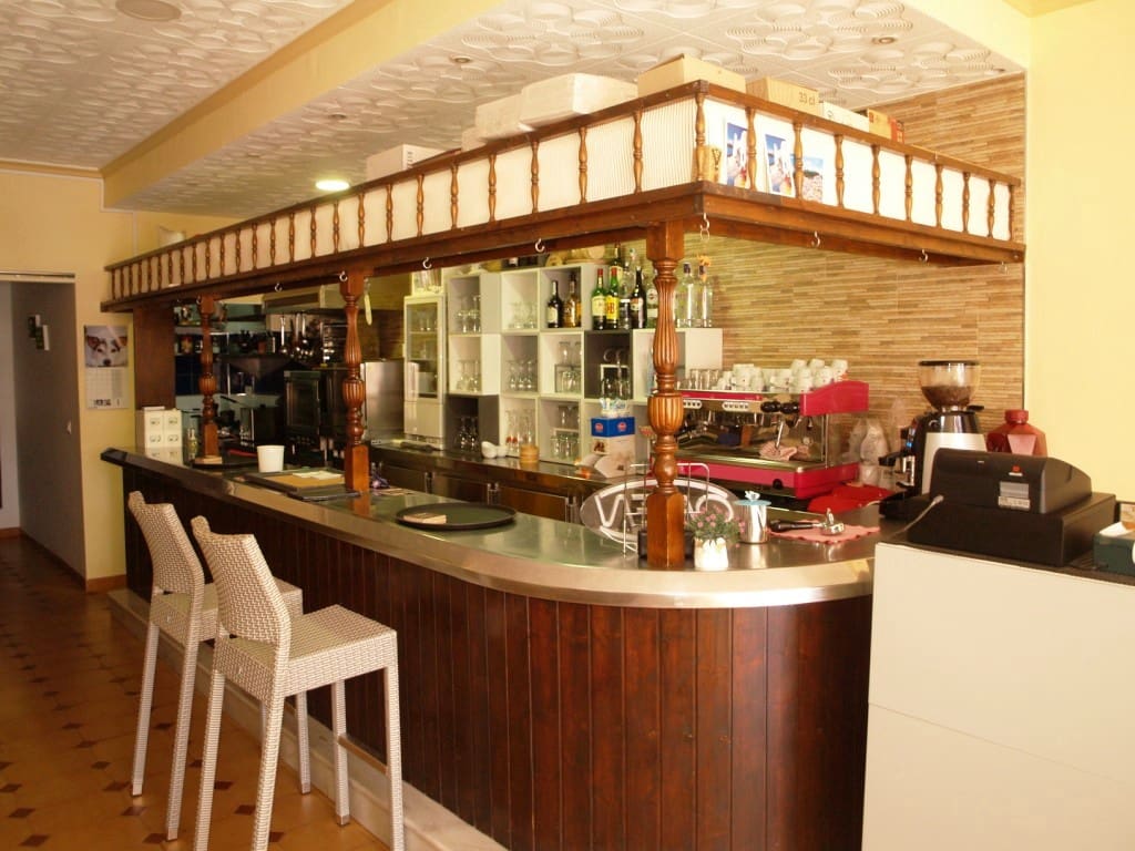 Restaurant/Bar for sale in Torremolinos - € 220,000 (Ref: 9428332)