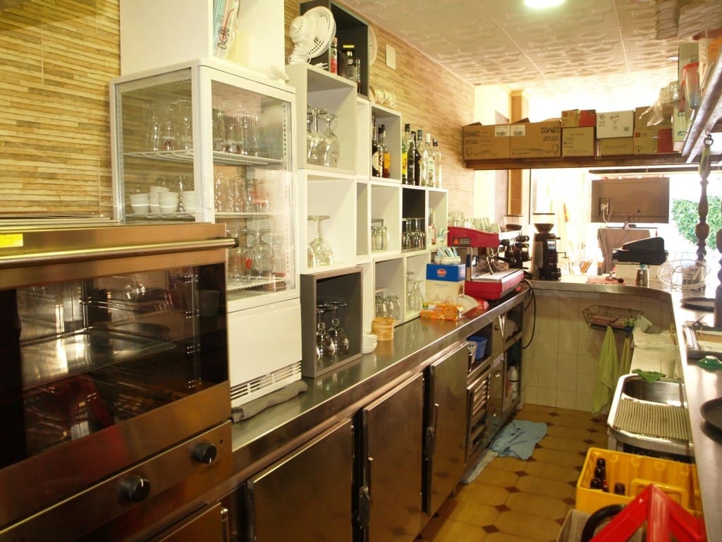 Restaurant/Bar for sale in Torremolinos - € 220,000 (Ref: 9428332)