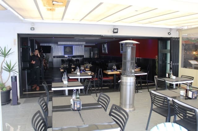 Restaurant/Bar for sale in Torremolinos - € 215,000 (Ref: 9428336)