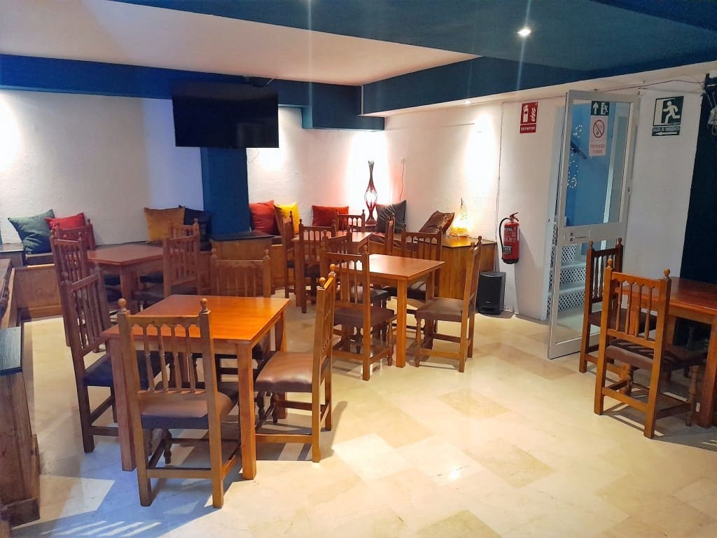 Restaurant/Bar for sale in Fuengirola - € 210,000 (Ref: 9428338)