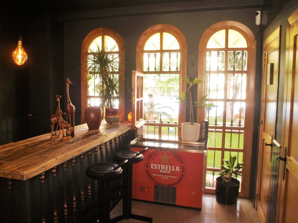 Restaurant/Bar for sale in Fuengirola - € 210,000 (Ref: 9428338)