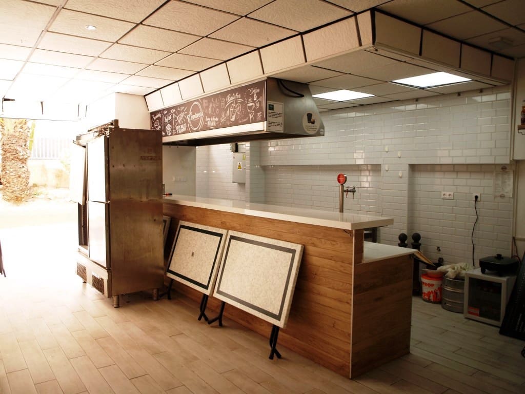 Restaurant/Bar for sale in Benalmadena - € 195,000 (Ref: 9428347)