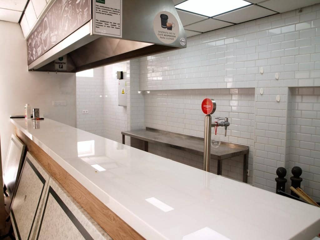 Restaurant/Bar for sale in Benalmadena - € 195,000 (Ref: 9428347)