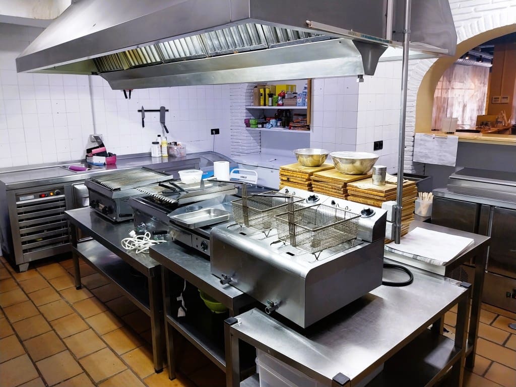 Restaurant/Bar for sale in Fuengirola - € 180,000 (Ref: 9428350)