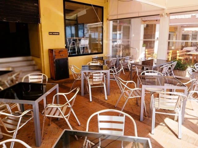 Restaurant/Bar for sale in Fuengirola - € 180,000 (Ref: 9428350)