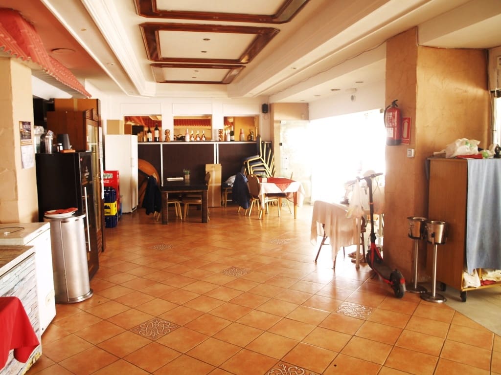Restaurant/Bar for sale in Fuengirola - € 179,950 (Ref: 9428352)