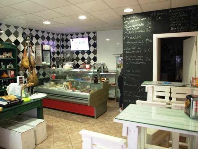 Restaurant/Bar for sale in Fuengirola - € 175,000 (Ref: 9428356)