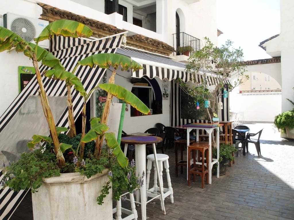 Restaurant/Bar for sale in Torremolinos - € 165,000 (Ref: 9428359)