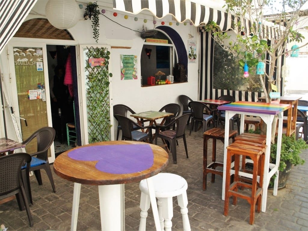 Restaurant/Bar for sale in Torremolinos - € 165,000 (Ref: 9428359)