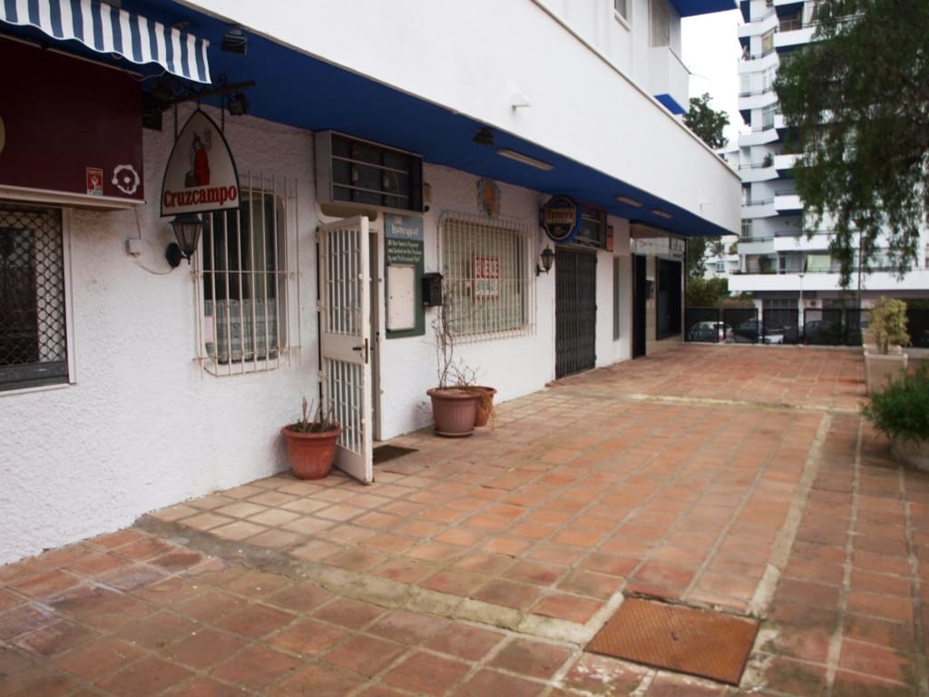 Restaurant/Bar for sale in Benalmadena - € 160,000 (Ref: 9428361)