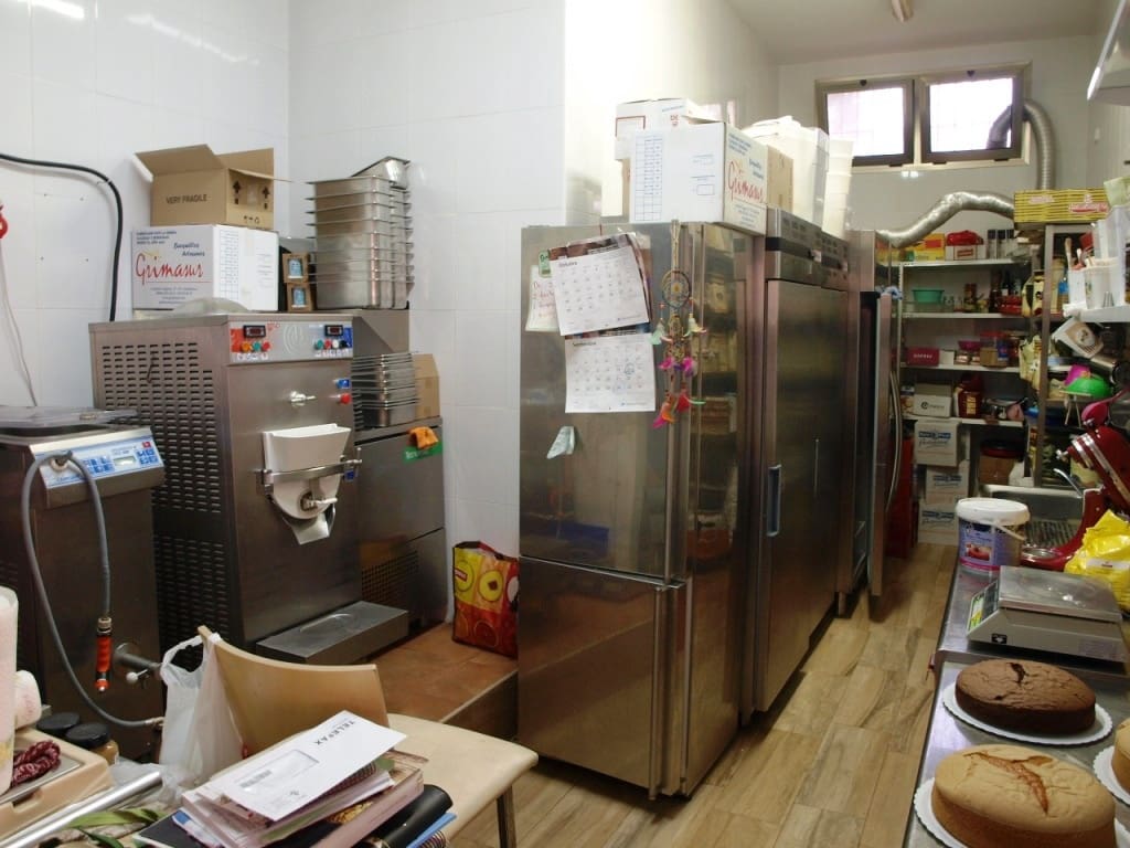 Restaurant/Bar til salg i Fuengirola - € 159.950 (Ref: 9428366)