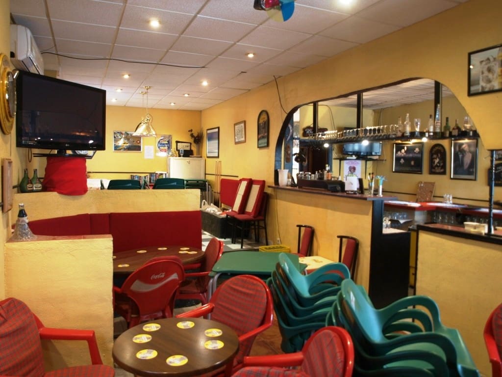 Restaurant/Bar for sale in Torremolinos - € 159,950 (Ref: 9428367)