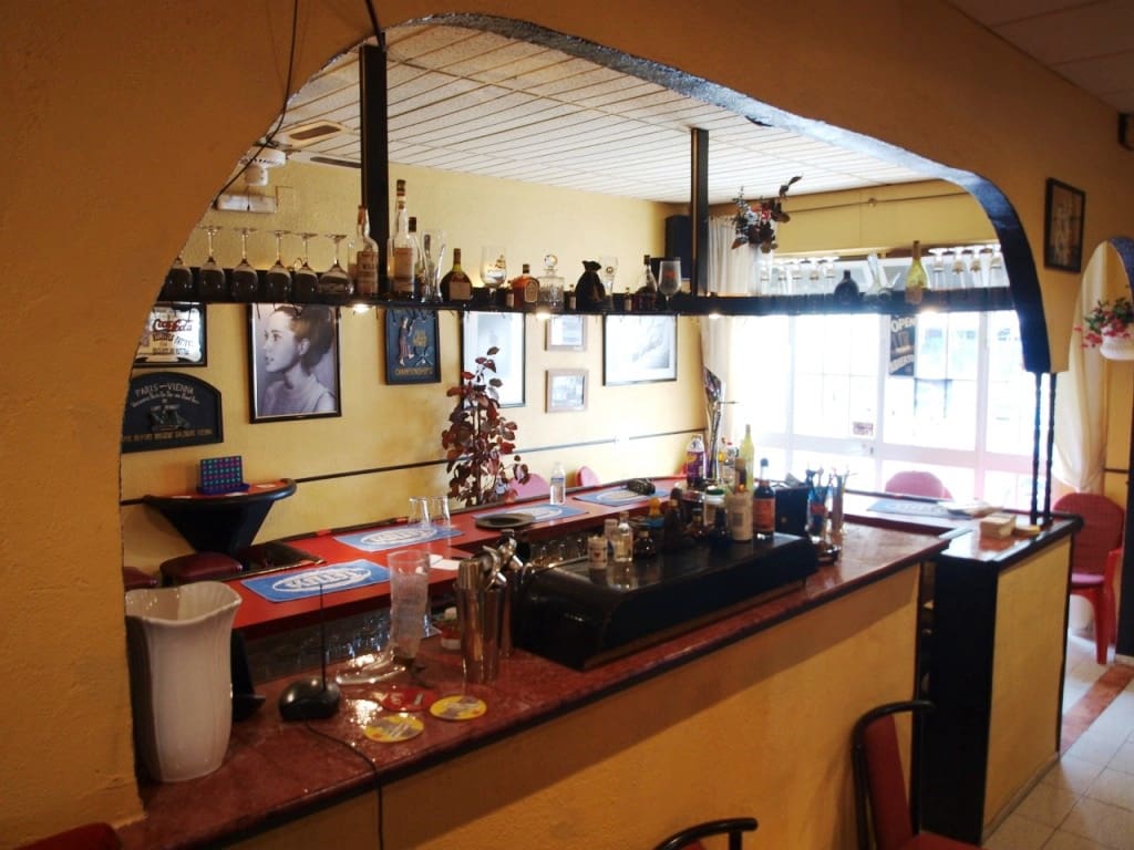 Restaurant/Bar for sale in Torremolinos - € 159,950 (Ref: 9428367)
