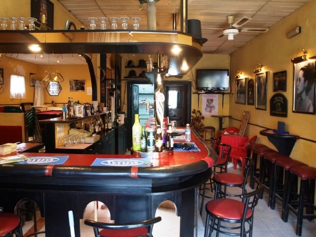 Restaurant/Bar for sale in Torremolinos - € 159,950 (Ref: 9428367)