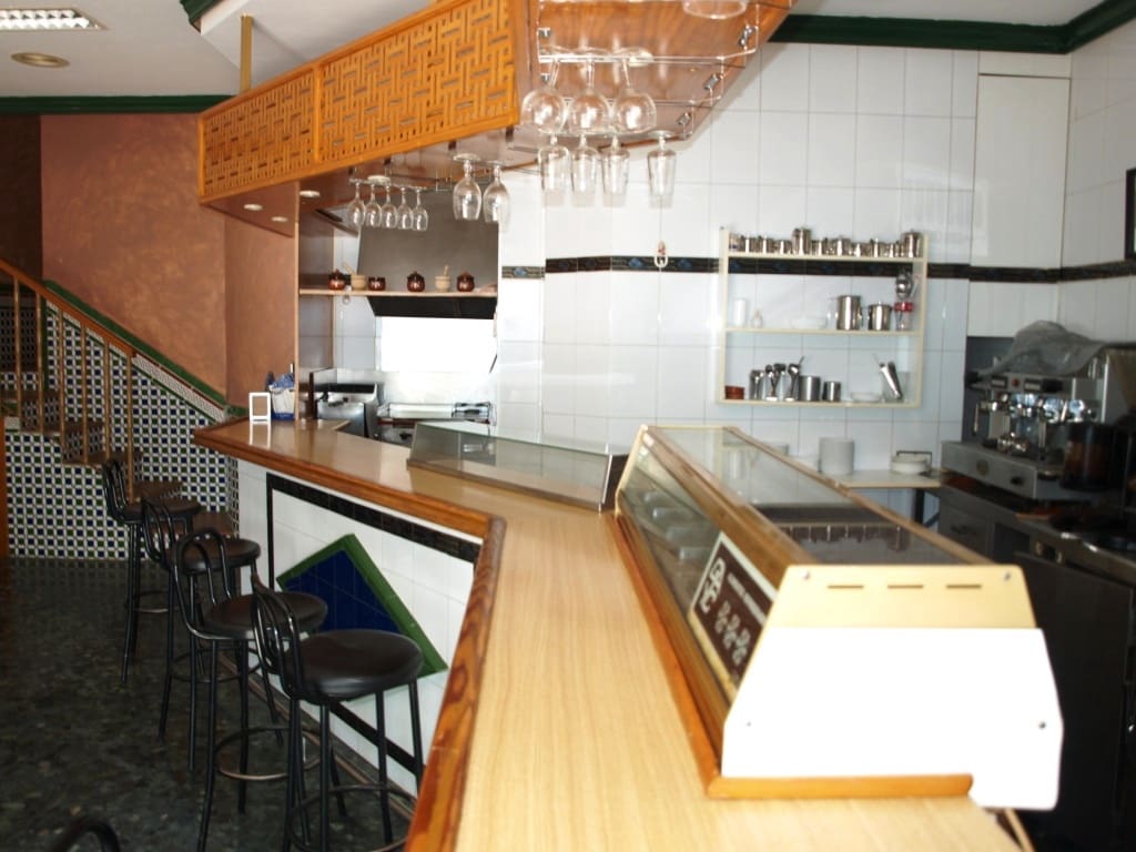 Restaurant/Bar for sale in Torremolinos - € 155,000 (Ref: 9428370)