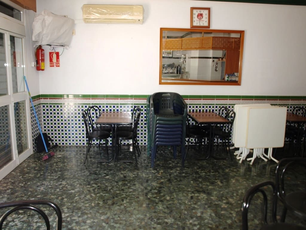 Restaurant/Bar for sale in Torremolinos - € 155,000 (Ref: 9428370)