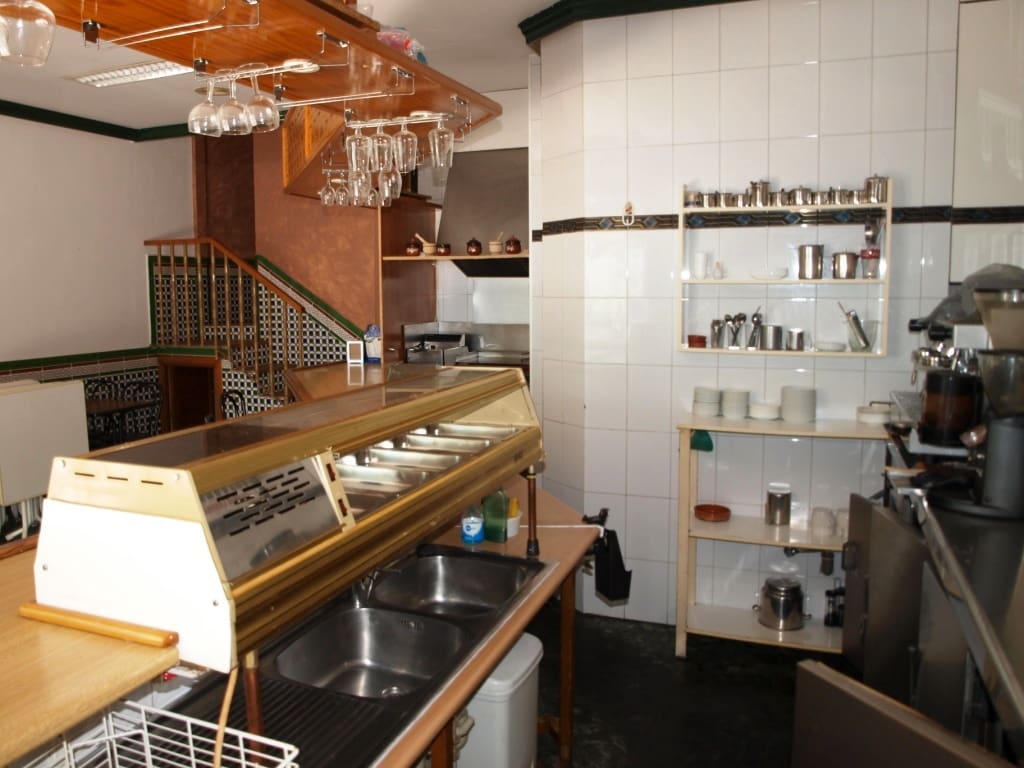 Restaurant/Bar for sale in Torremolinos - € 155,000 (Ref: 9428370)