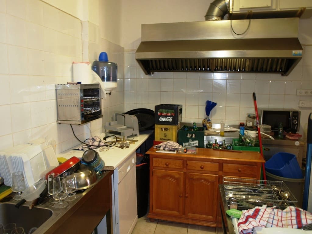 Restaurant/Bar for sale in Torremolinos - € 155,000 (Ref: 9428373)