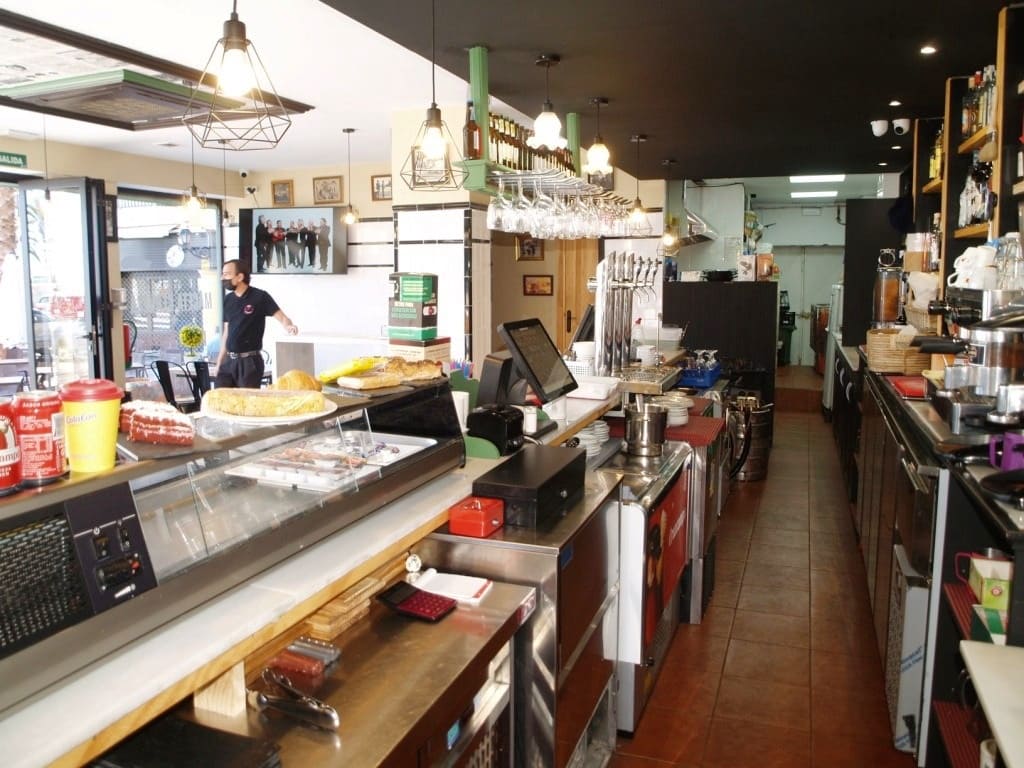 Restaurant/Bar til salg i Fuengirola - € 149.950 (Ref: 9428375)