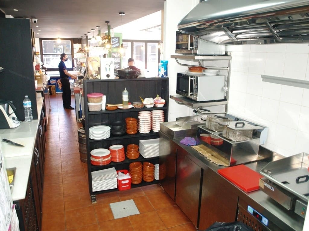 Restaurant/Bar til salg i Fuengirola - € 149.950 (Ref: 9428375)