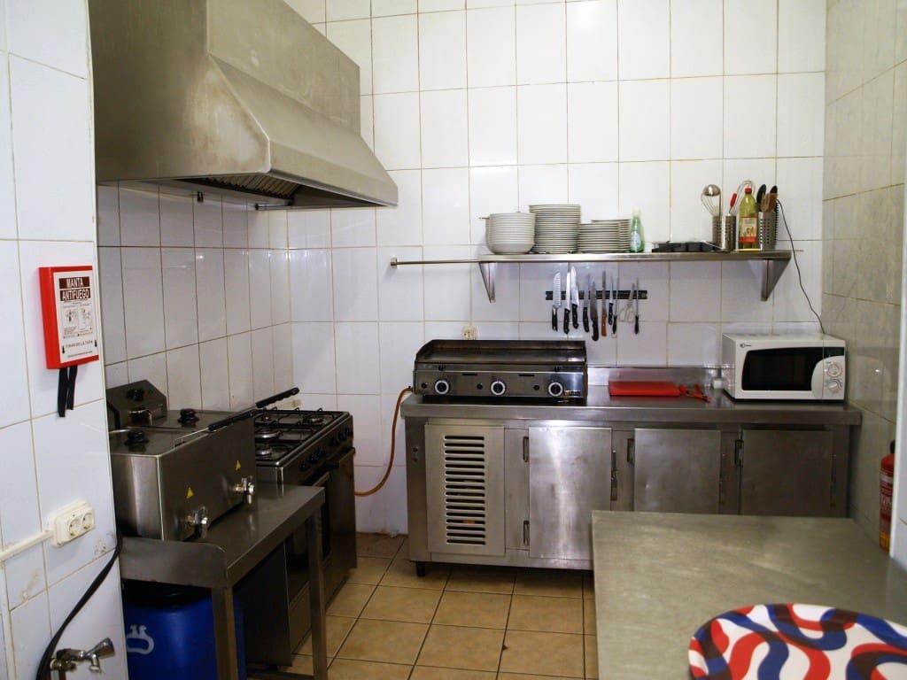 Restaurant/Bar for sale in Benalmadena - € 149,950 (Ref: 9428376)
