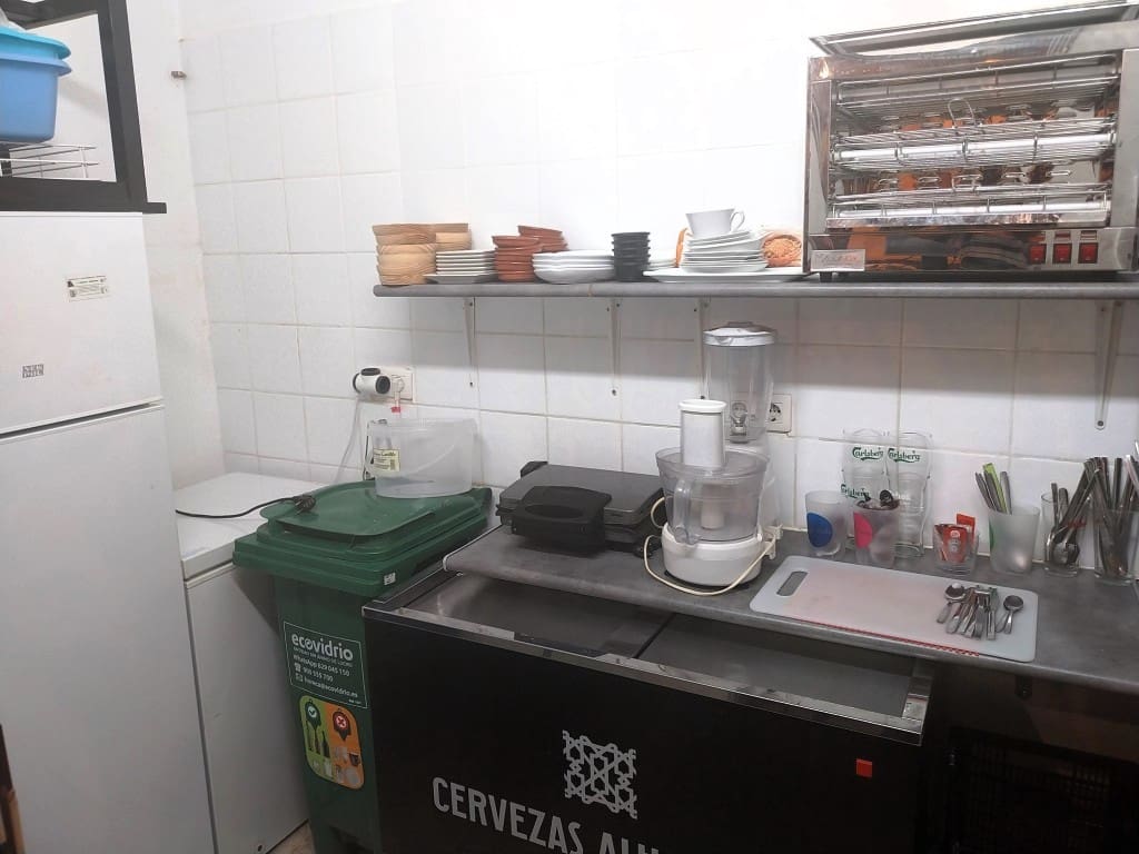 Restaurant/Bar for sale in Fuengirola - € 139,950 (Ref: 9428379)