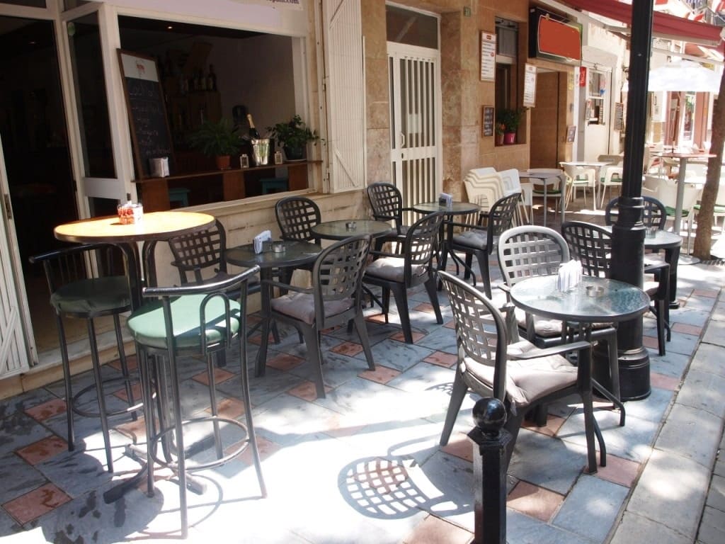 Restaurant/Bar for sale in Fuengirola - € 139,950 (Ref: 9428379)