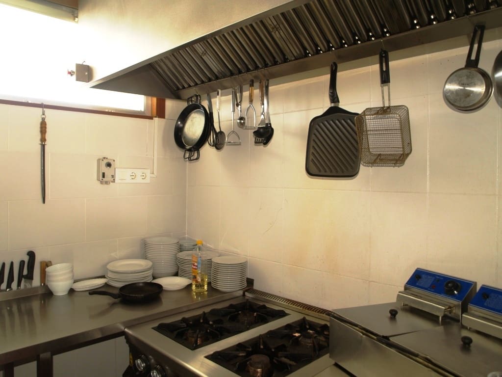 Restaurant/Bar for sale in Benalmadena - € 139,950 (Ref: 9428380)