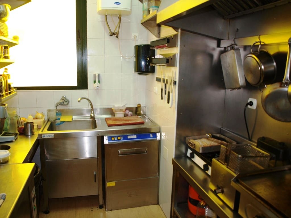 Restaurant/Bar for sale in Benalmadena - € 130,000 (Ref: 9428382)