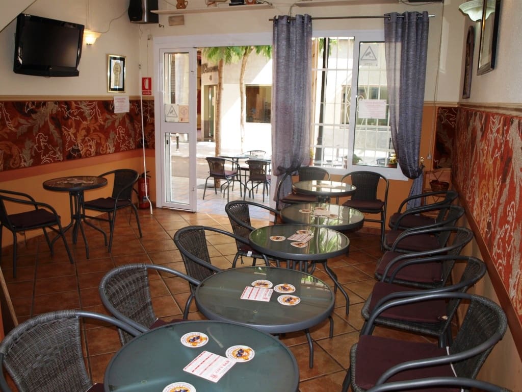 Restaurant/Bar for sale in Fuengirola - € 130,000 (Ref: 9428383)