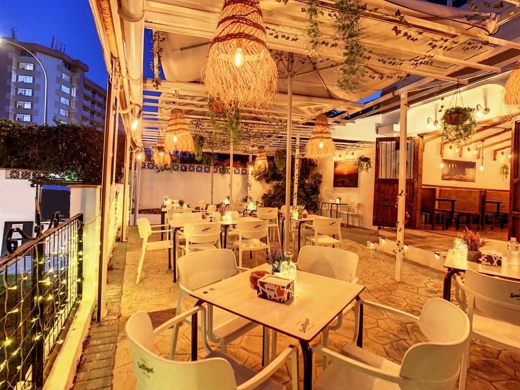 Restaurant/Bar for sale in Torremolinos - € 129,950 (Ref: 9428386)