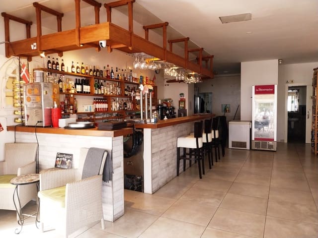 Restaurant/Bar for sale in Fuengirola - € 125,000 (Ref: 9428391)