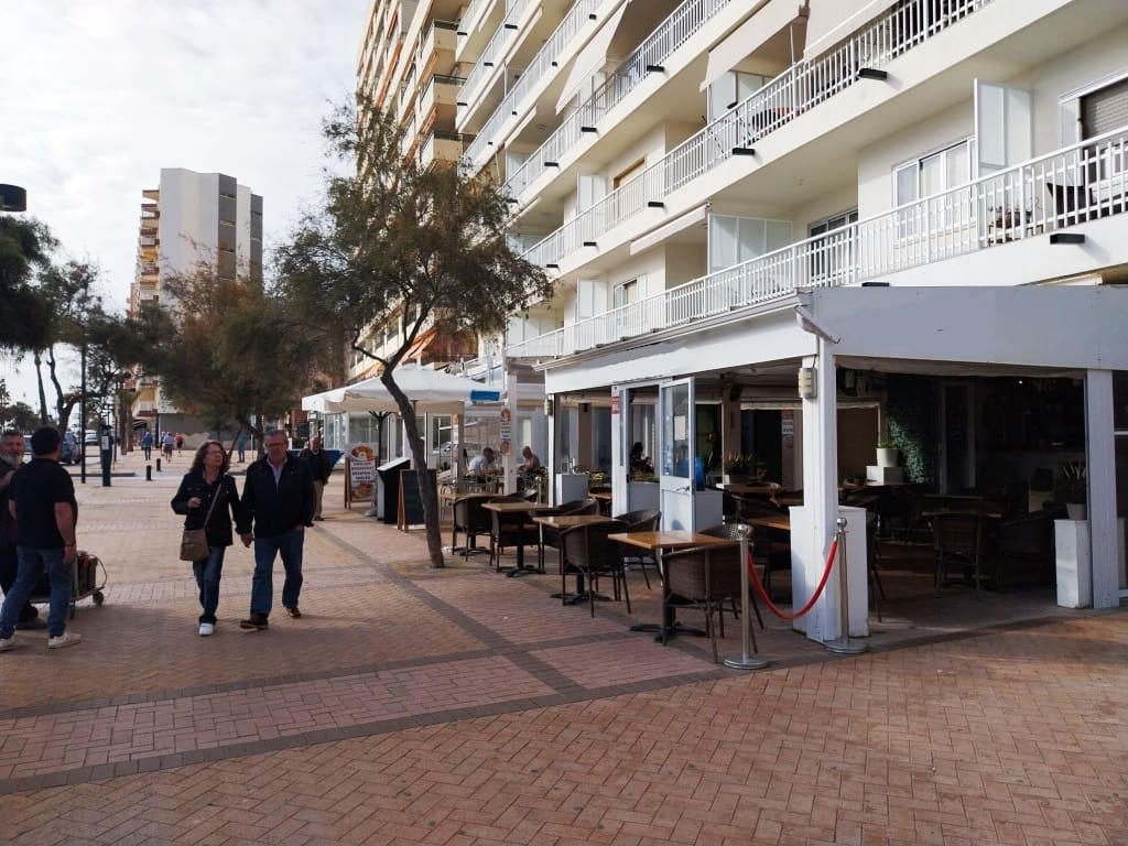 Restaurant/Bar for sale in Fuengirola - € 125,000 (Ref: 9428391)