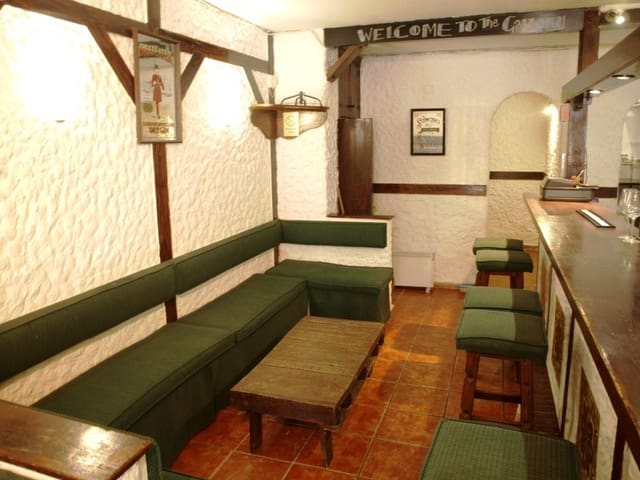 Restaurant/Bar for sale in Fuengirola - € 107,950 (Ref: 9428397)