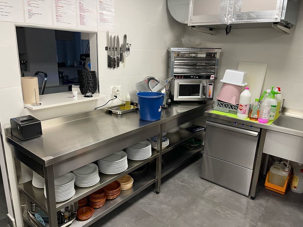 Restaurant/Bar for sale in Fuengirola - € 89,950 (Ref: 9428402)