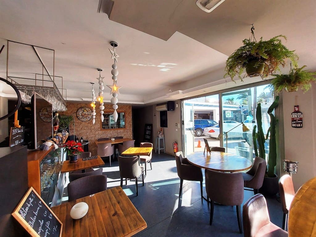 Restaurant/Bar for sale in Marbella - € 89,950 (Ref: 9428403)