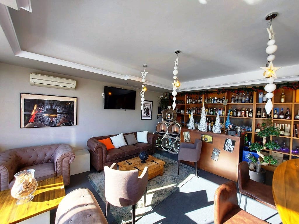 Restaurant/Bar for sale in Marbella - € 89,950 (Ref: 9428403)