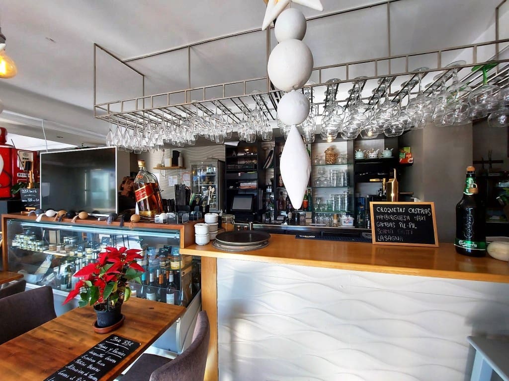 Restaurant/Bar for sale in Marbella - € 89,950 (Ref: 9428403)