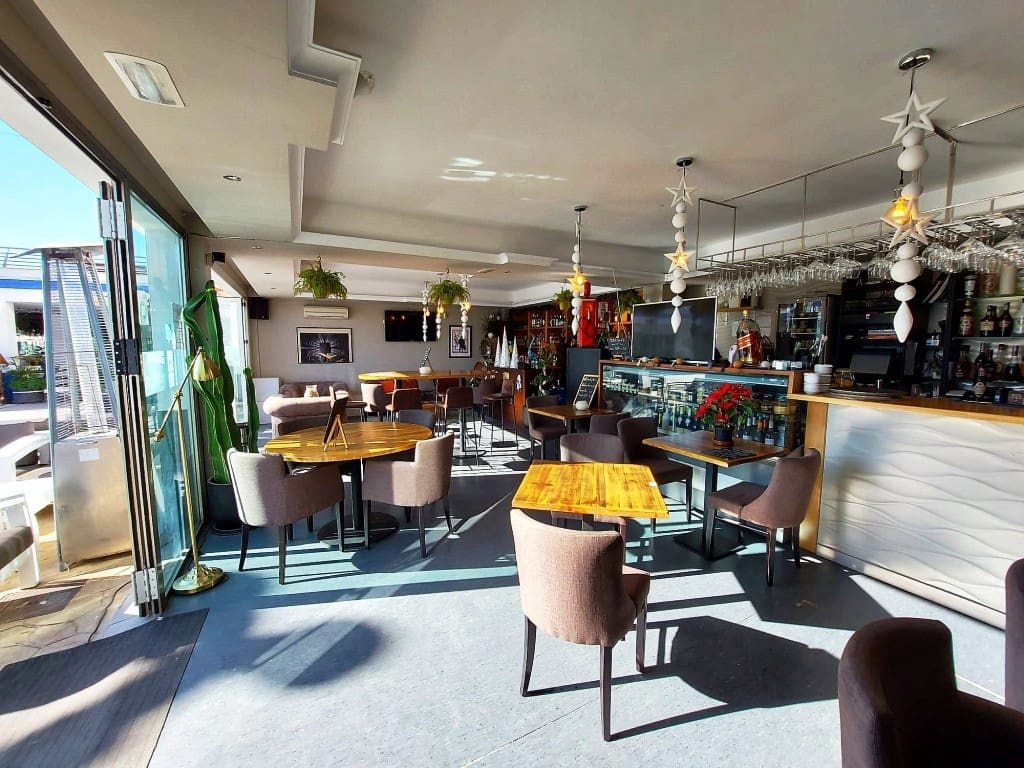 Restaurant/Bar for sale in Marbella - € 89,950 (Ref: 9428403)