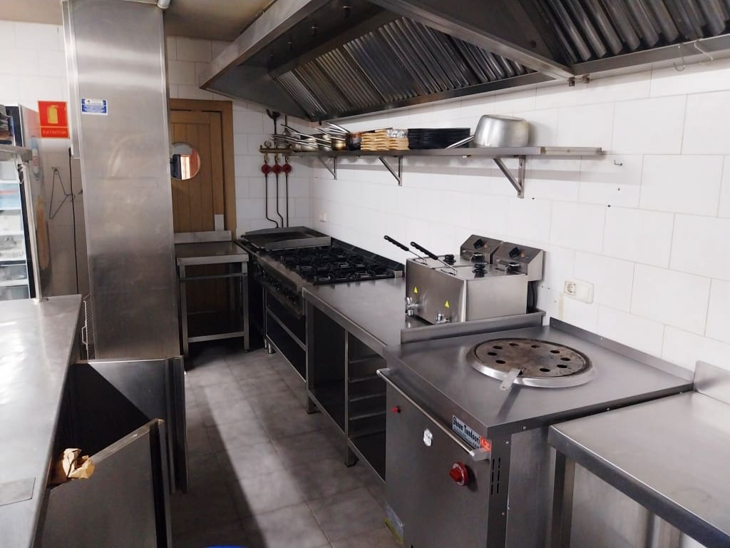 Restaurant/Bar for sale in Torremolinos - € 89,950 (Ref: 9428404)