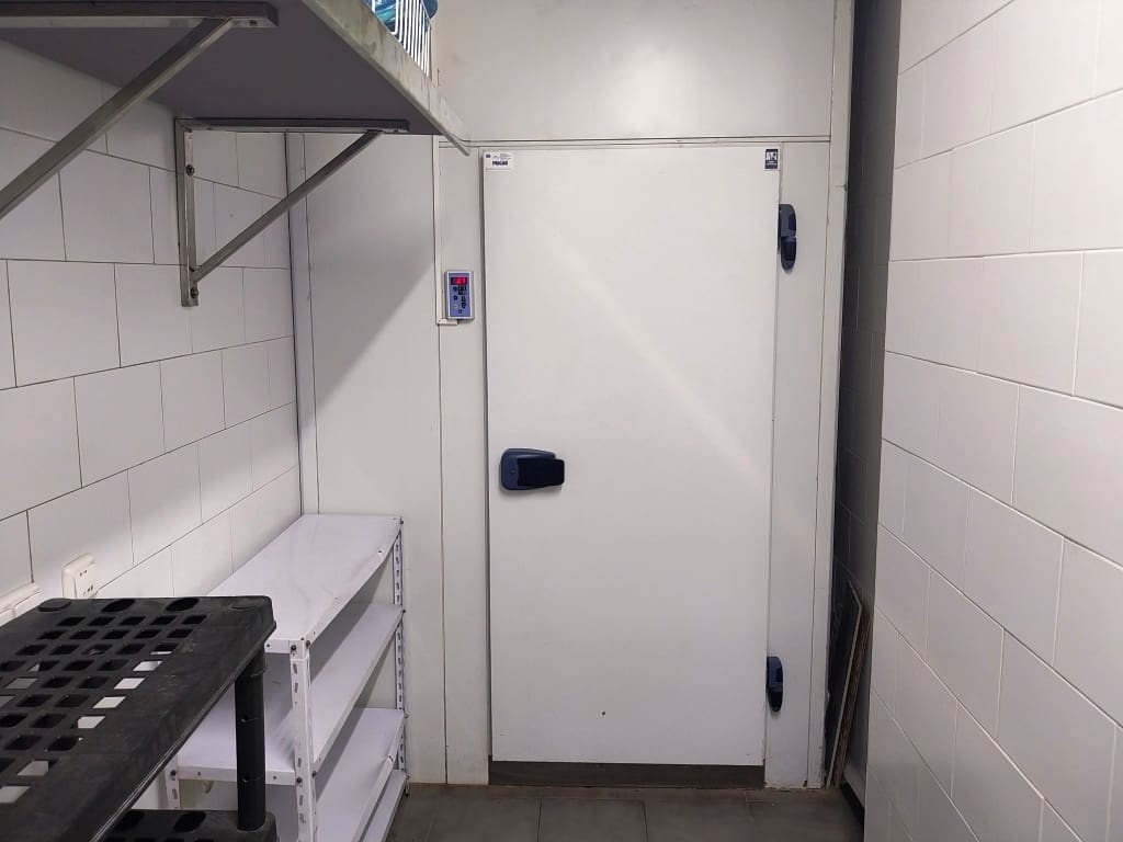 Restaurant/Bar for sale in Torremolinos - € 89,950 (Ref: 9428404)