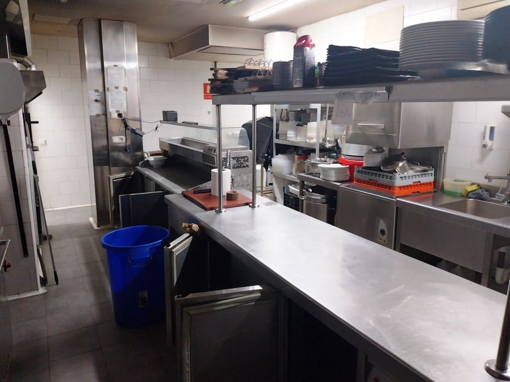 Restaurant/Bar for sale in Torremolinos - € 89,950 (Ref: 9428404)