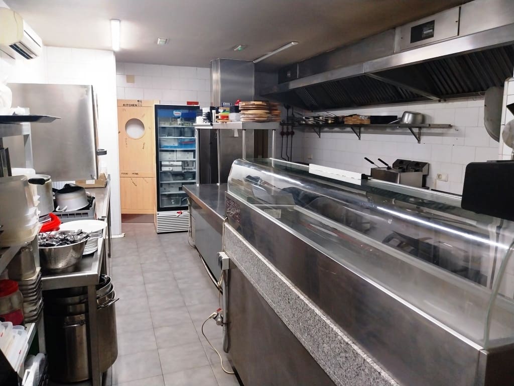 Restaurant/Bar for sale in Torremolinos - € 89,950 (Ref: 9428404)