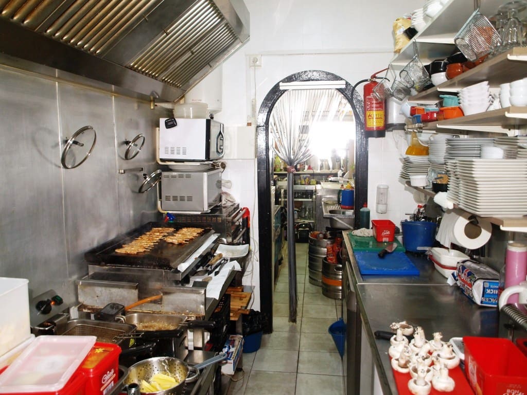 Restaurant/Bar for sale in Benalmadena - € 88,950 (Ref: 9428409)