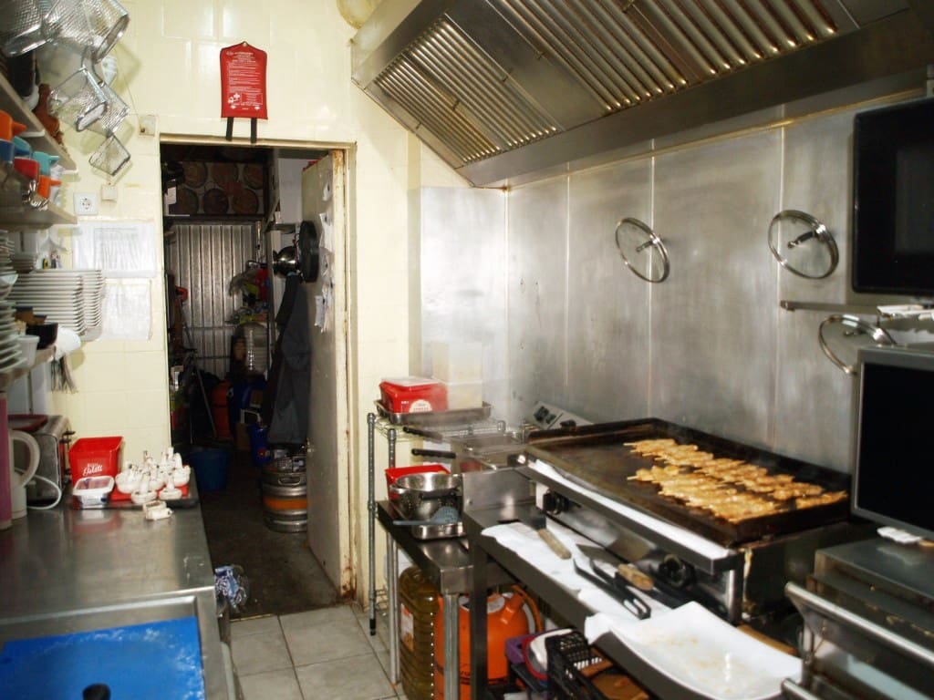 Restaurant/Bar for sale in Benalmadena - € 88,950 (Ref: 9428409)