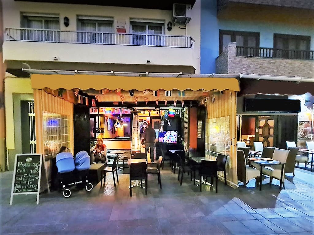 Restaurant/Bar for sale in Fuengirola - € 85,000 (Ref: 9428410)