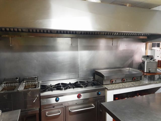 Restaurant/Bar for sale in Fuengirola - € 69,950 (Ref: 9428417)