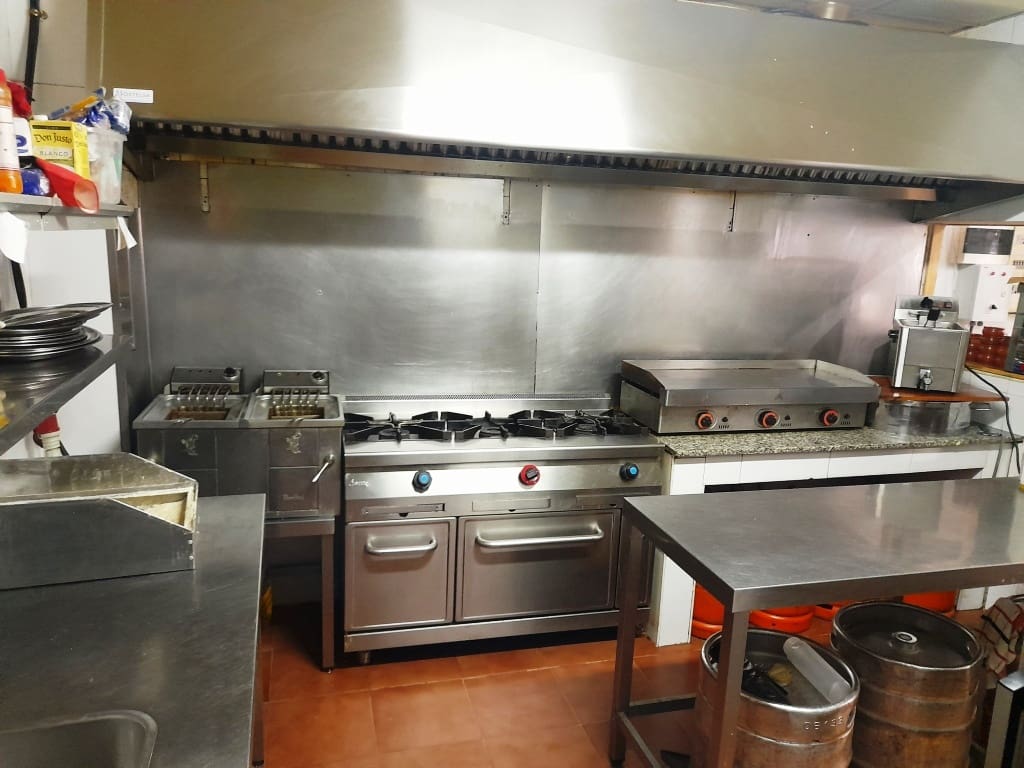 Restaurant/Bar for sale in Fuengirola - € 69,950 (Ref: 9428417)