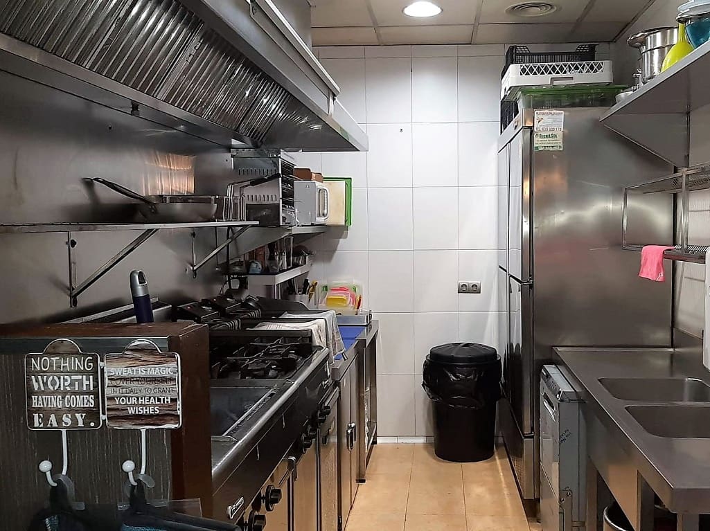 Restaurant/Bar for sale in Fuengirola - € 69,950 (Ref: 9428418)